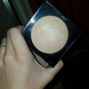 Laura Mercier highlighter
