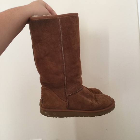 Brown UGG BOOTS - Picture 3 of 4