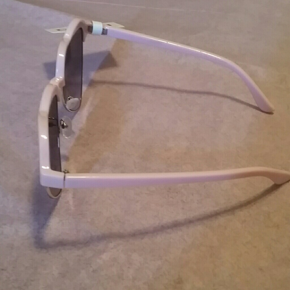Pink Heart Sunglasses! - Picture 3 of 3