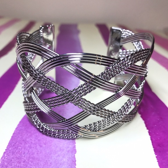 🎁Bundle of 3 bracelets🎀 - Picture 2 of 8