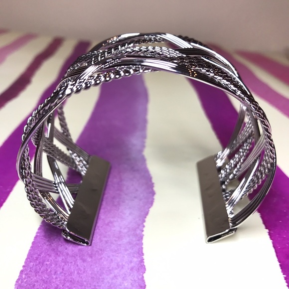 🎁Bundle of 3 bracelets🎀 - Picture 3 of 8