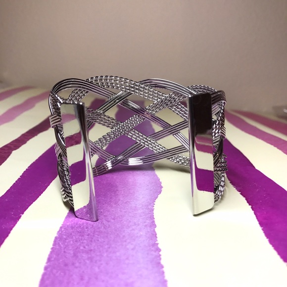 🎁Bundle of 3 bracelets🎀 - Picture 4 of 8