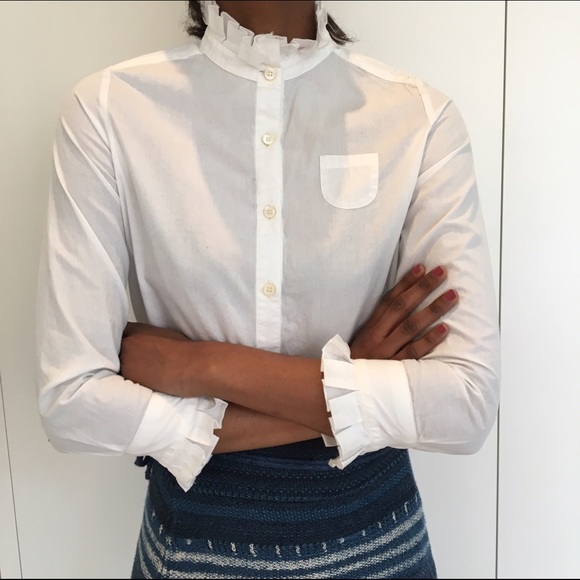 White Blouse w/Ruffle Details 💗 - Picture 3 of 4