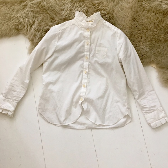 White Blouse w/Ruffle Details 💗 - Picture 4 of 4