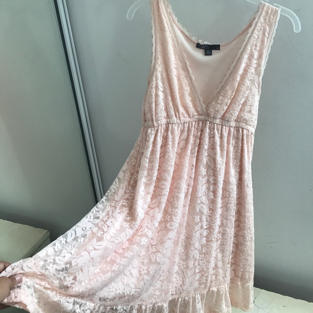 Pink lace dress💕