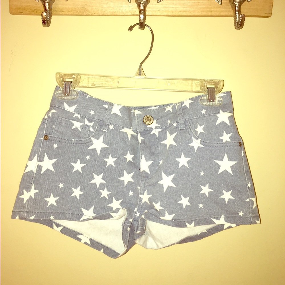 Star Printed jean shorts