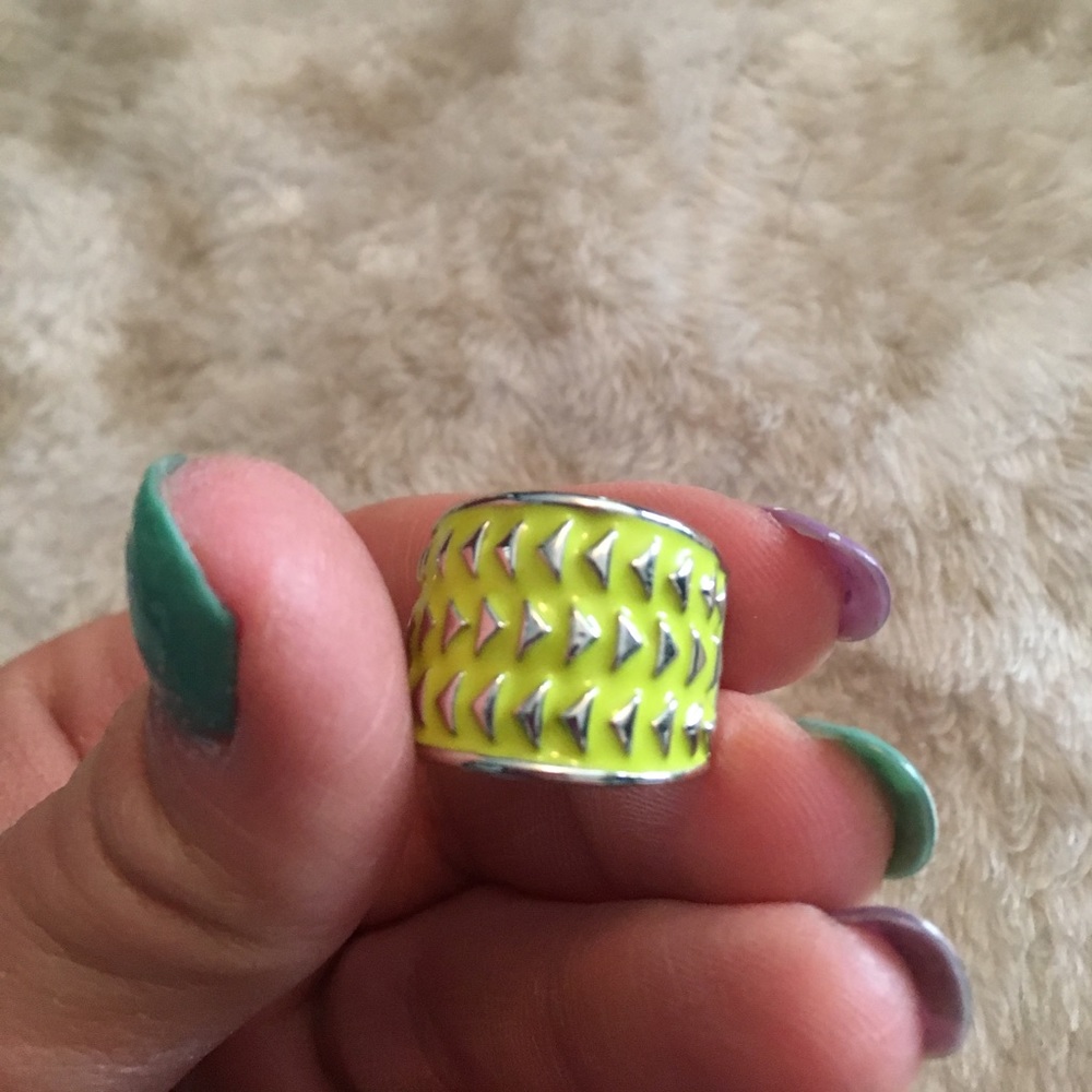 Lia Sophia ring size 5