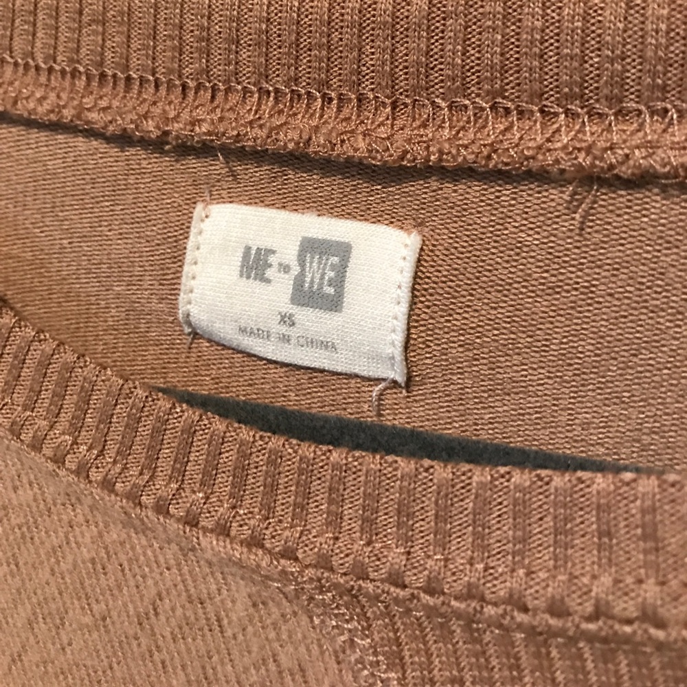 Tan sweater - Picture 2 of 2