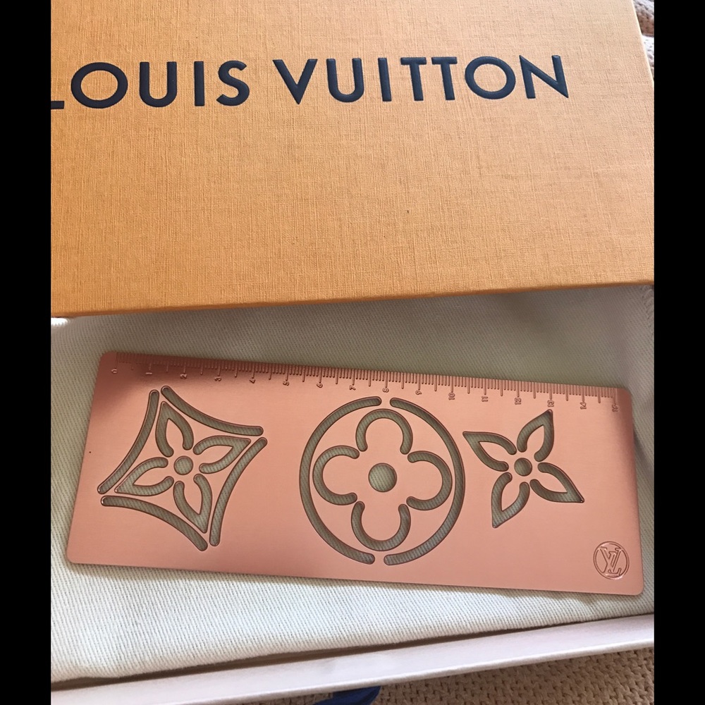 📏Louis Vuitton Ruler📏