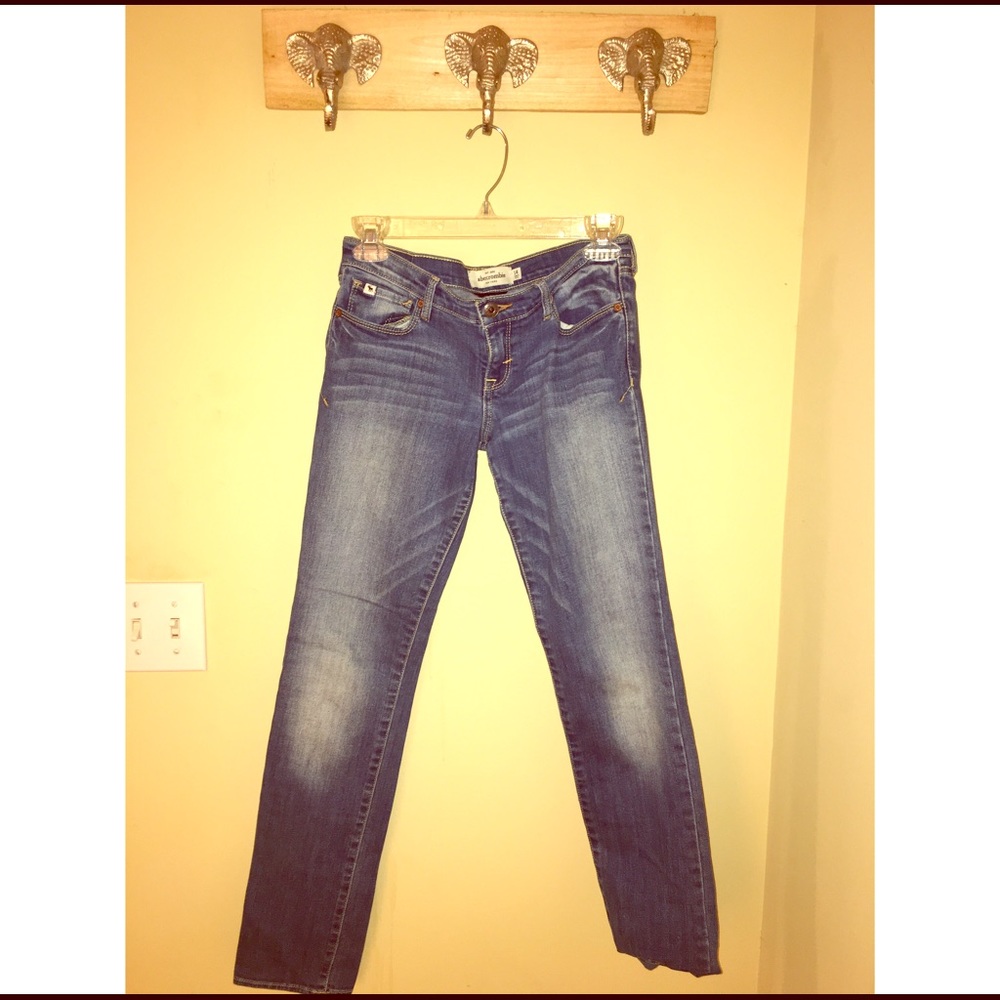 Abercrombie medium wash jeans