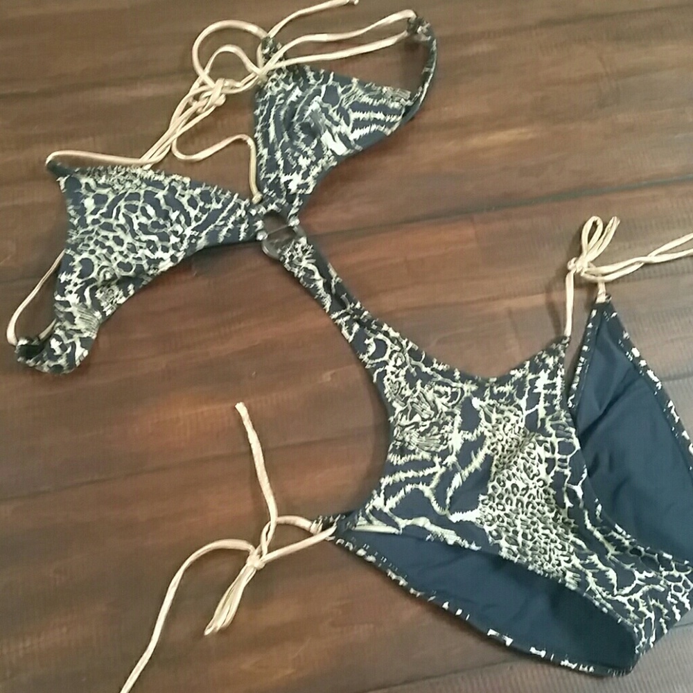 Ultra-sexy connected bikini NWOT