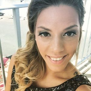 Meet your Posher, Desiree