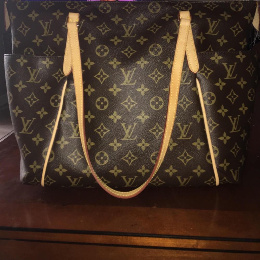 💕Authentic Louis Vuitton💕