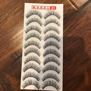 Style #12 false lashes
