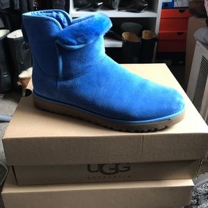 Ugg boots-fabulous. Worn twice