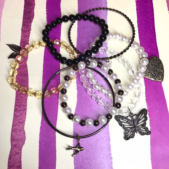 ✨Cute Set of Bracelets🌸 - Picture 2 of 7
