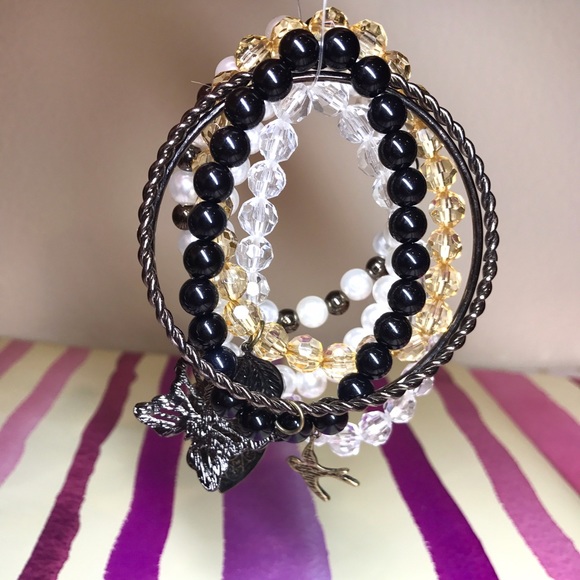 ✨Cute Set of Bracelets🌸 - Picture 6 of 7