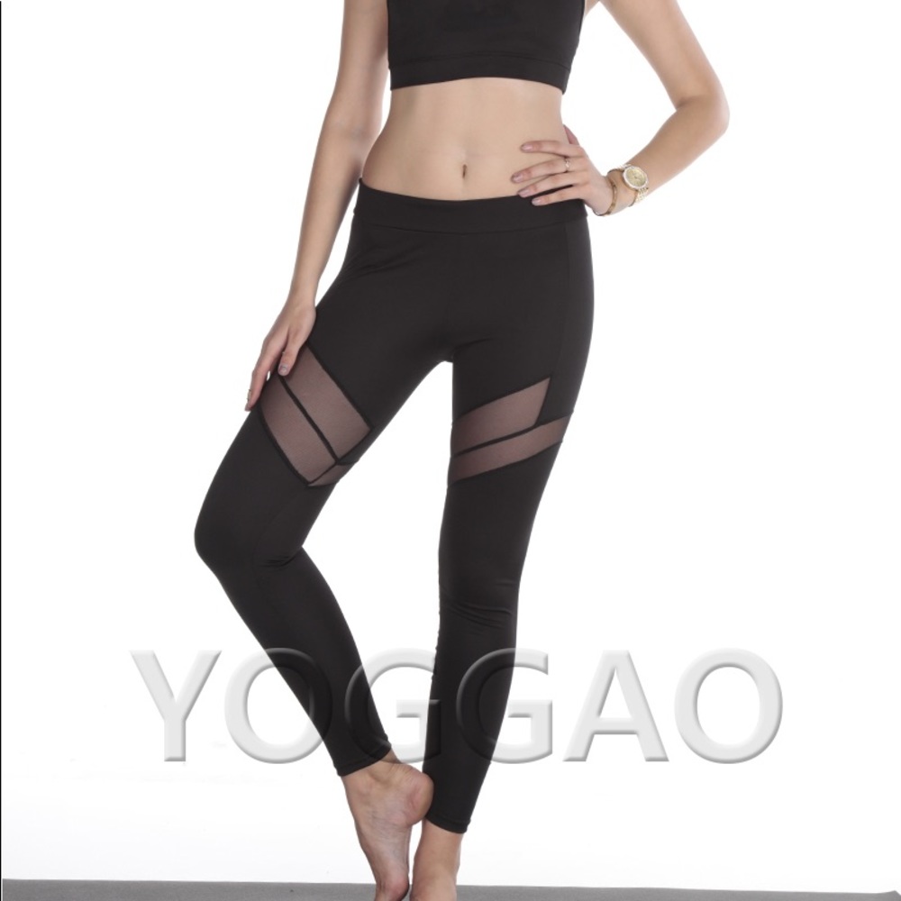 YOGGAO Active Wear Leggings With Double Mesh 💕❤️