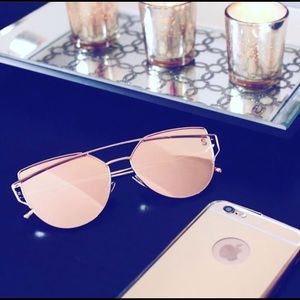 Mirrored sunglasses