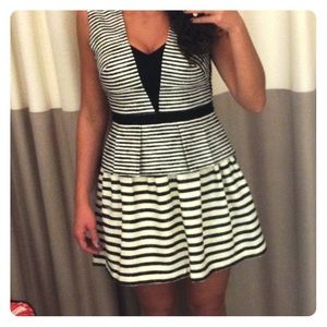 BCBG Piper V-neck Striped Piper Dress size 6