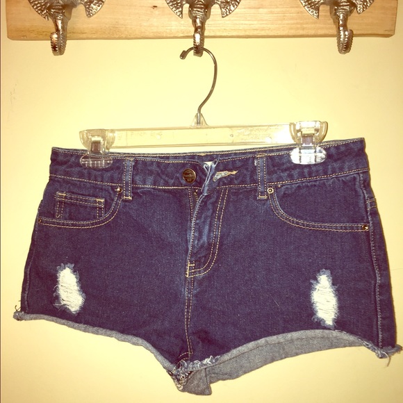Ripped jean shorts - Picture 1 of 3