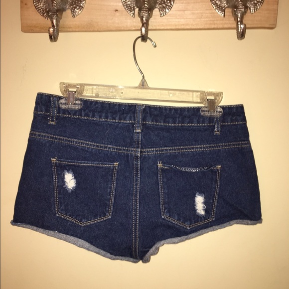 Ripped jean shorts - Picture 2 of 3