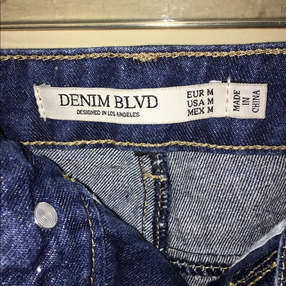 Ripped jean shorts - Picture 3 of 3