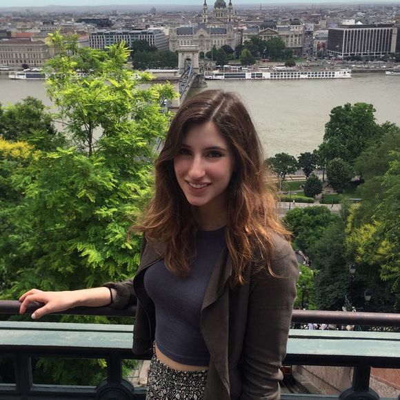 Meet your Posher, Julia - Picture 1 of 1