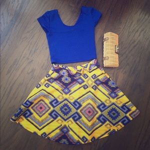 Bright crop top and high waisted skirt!