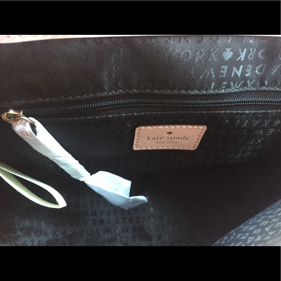 ♠️♠️KATE SPADE  purse♠️♠️ - Picture 4 of 5