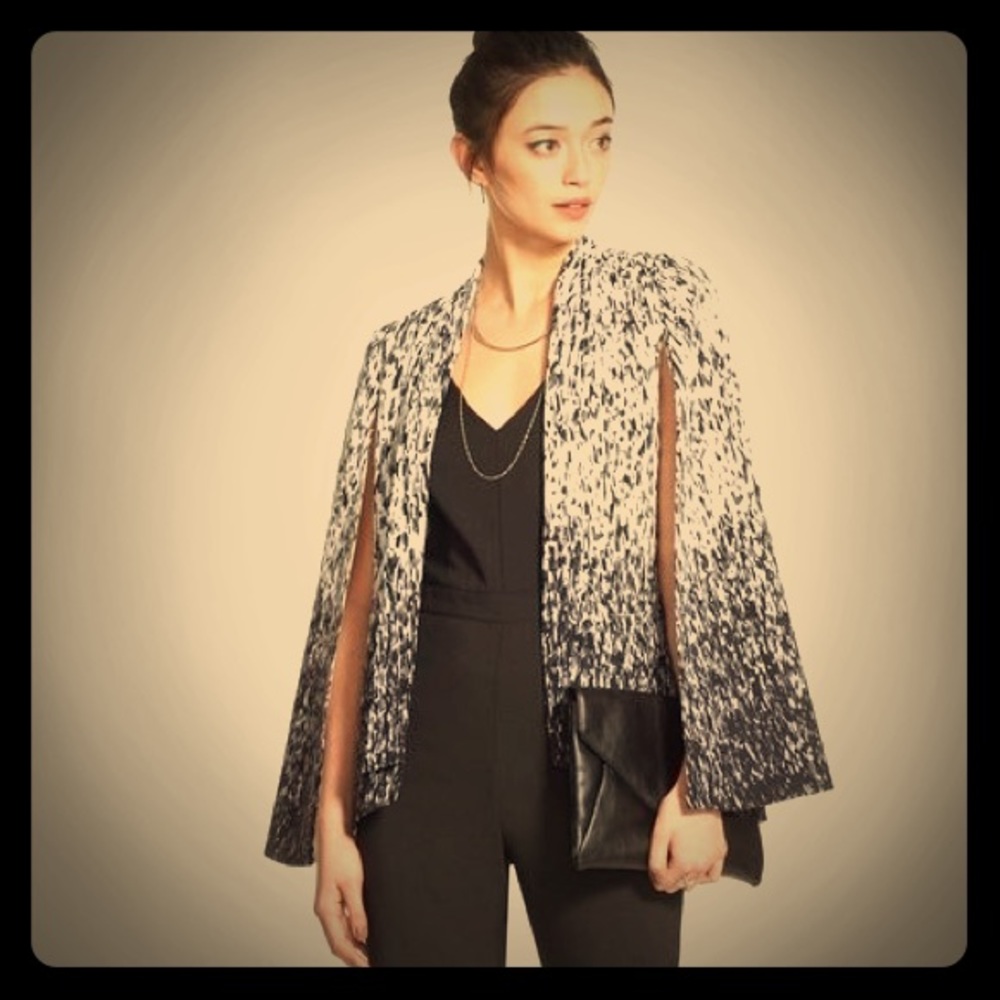 🖤MURAL Cape Blazer🖤