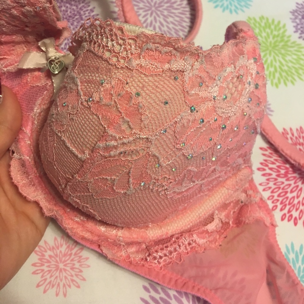 Victoria Secret Bra Bundle - Picture 2 of 4