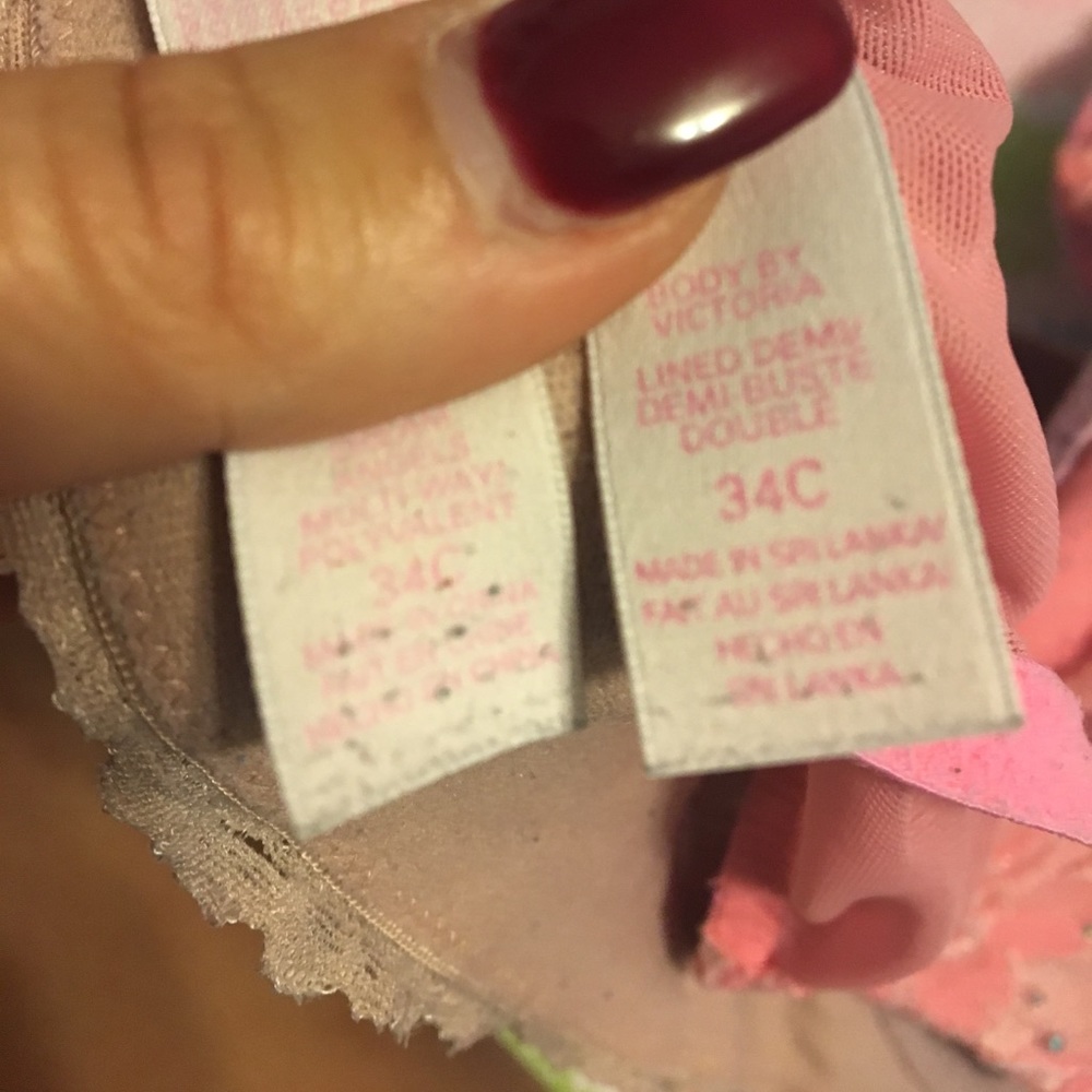 Victoria Secret Bra Bundle - Picture 4 of 4