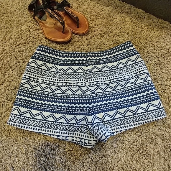 {Forever 21 } Tribal Print Shorts - Picture 2 of 7