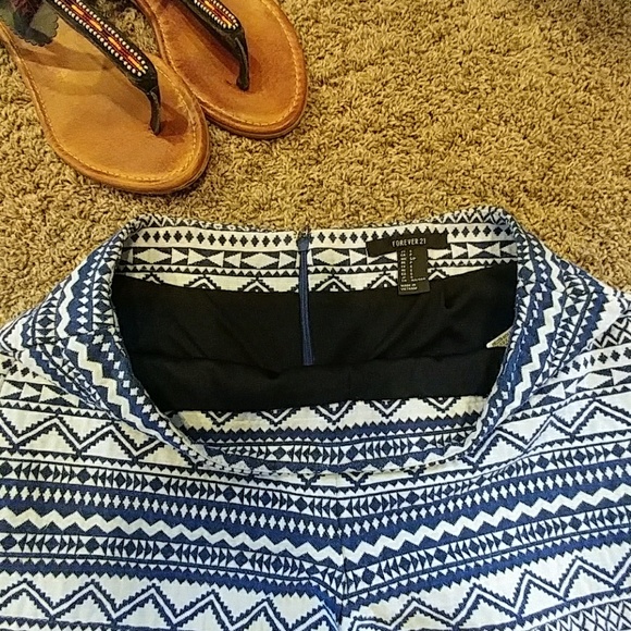 {Forever 21 } Tribal Print Shorts - Picture 5 of 7