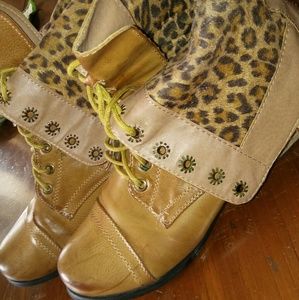 Combat fashion boots
