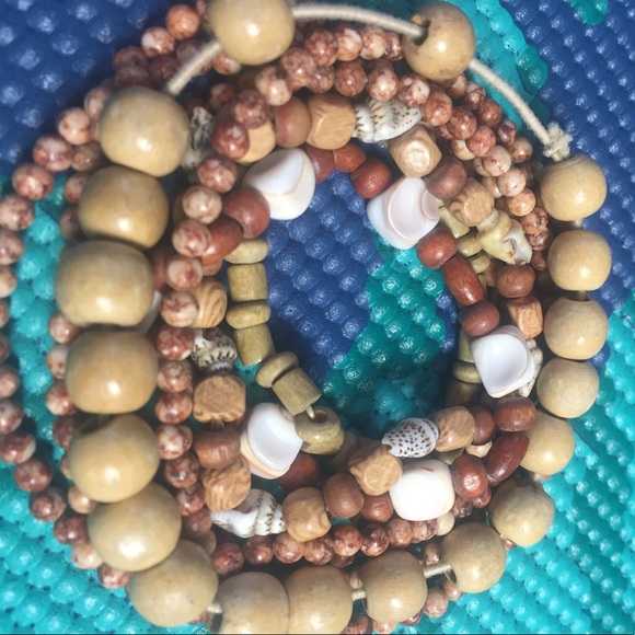 Buy 1 get 1 FREE! Assortment of beaded bracelets - Picture 1 of 2