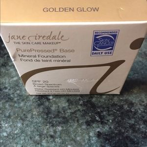 Jane Iredale pressed powder compact Golden Glow
