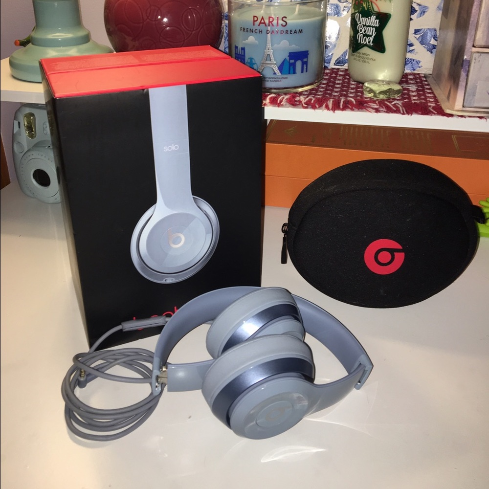 Beats Solo 2 Gloss Grey Headphones