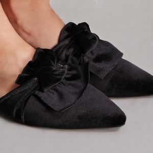 Cutest satin knot slides!