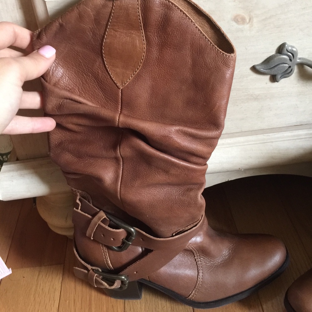 Brown cowgirl boots