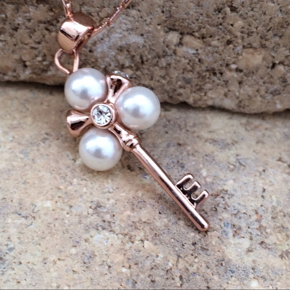 Exquisitely Key Pendant