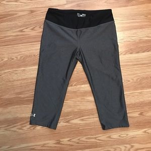 Under Armour fitted grey cropped leggings