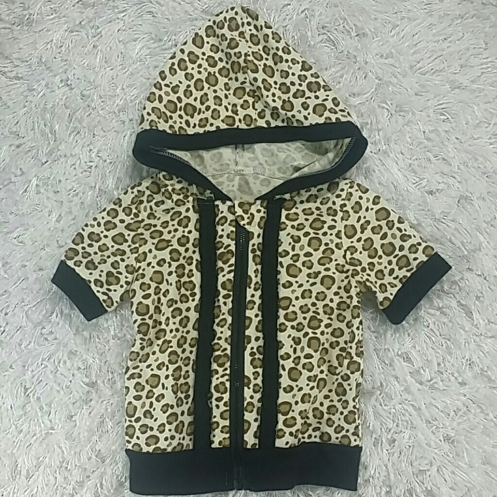 SALE***Animal Print Short Sleeves Hoodie. Kids  :)