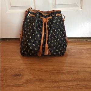 Authentic Dooney & Bourke Pocketbook