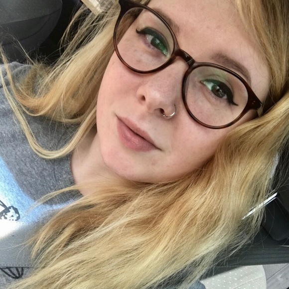 Meet your Posher, Jenna - Picture 4 of 4