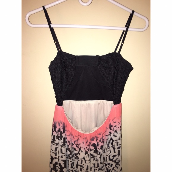 Open back mixed-media maxi dress - Picture 2 of 2