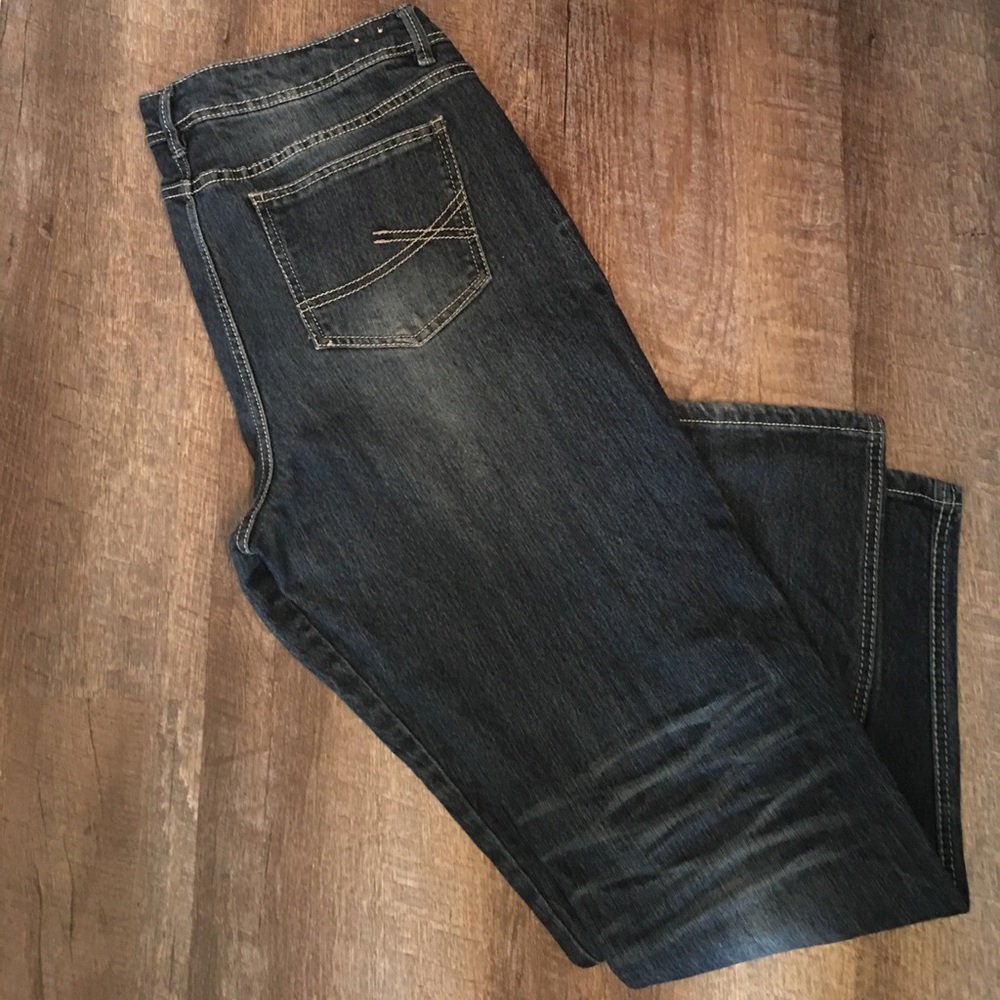 Curvy skinny jeans.