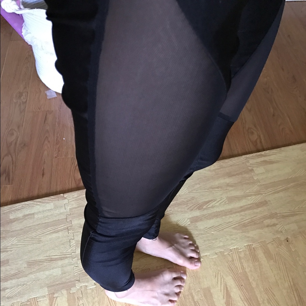 S size stocked❤️SALE❤️Sheer leggings yoga pants - Picture 4 of 4
