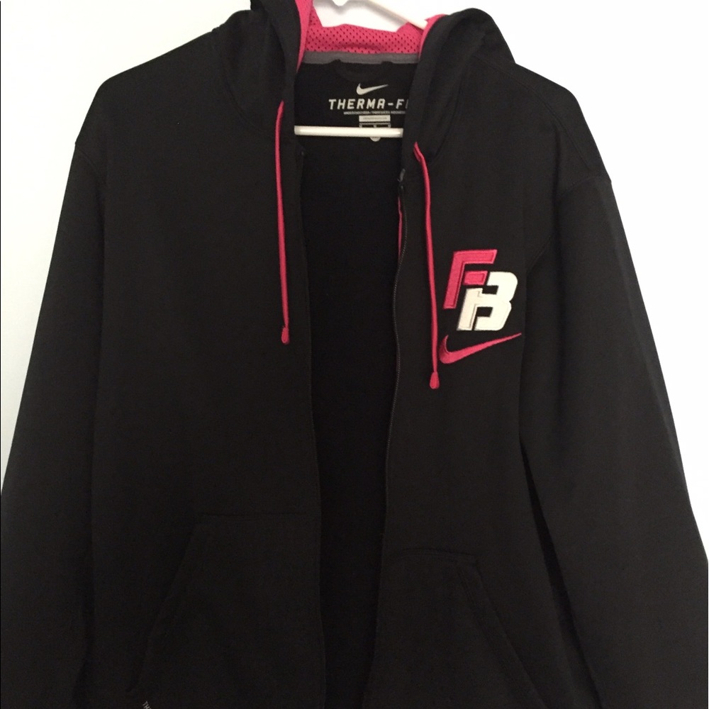 New hoodie Nike football 🏈 men ! Wot size M